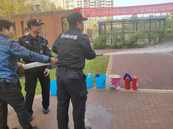 消防操作演練.jpg 消防操作演練.jpg