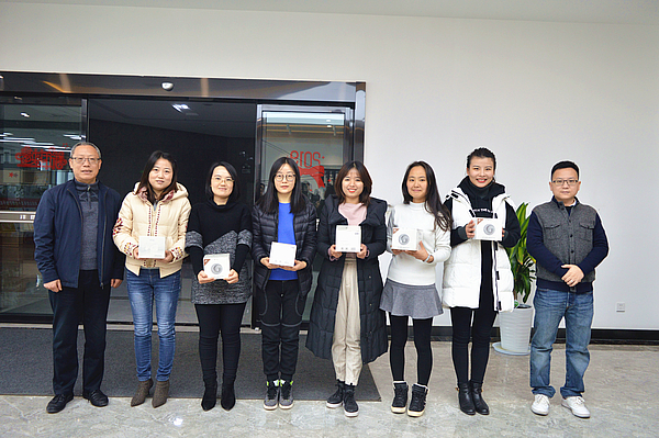 頒獎(jiǎng)1.jpg 頒獎(jiǎng)1.jpg