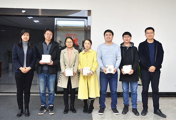 頒獎(jiǎng)2.jpg 頒獎(jiǎng)2.jpg